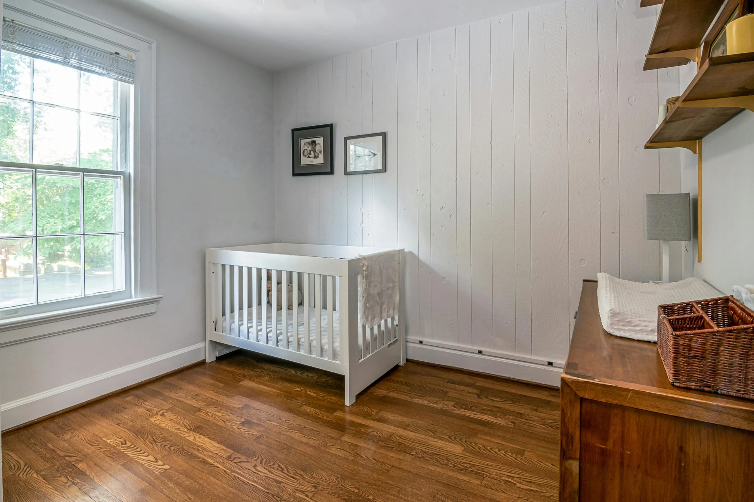 Newborn Sleep Essentials for Small Spaces: Apartment-Friendly Setups That Actually Work