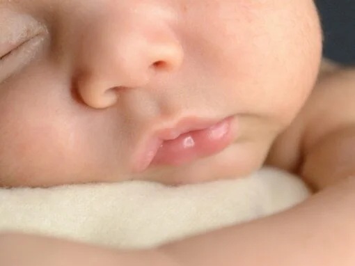 Newborn Naps During the Day: What’s Normal (0–3 Months) & How to Support Them Gently Newborn Naps During the Day: What’s Normal (0–3 Months) & How to Support Them Gently