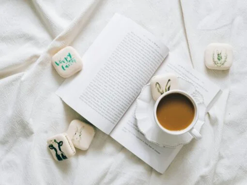 The Best Self-Help Books for Moms Who Want Calm, Confidence & Clarity (Without the Guilt) The Best Self-Help Books for Moms Who Want Calm, Confidence & Clarity (Without the Guilt)