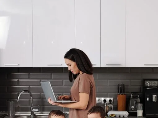 Working Mom Boundaries: How to Protect Your Time Without Feeling Guilty Working Mom Boundaries: How to Protect Your Time Without Feeling Guilty