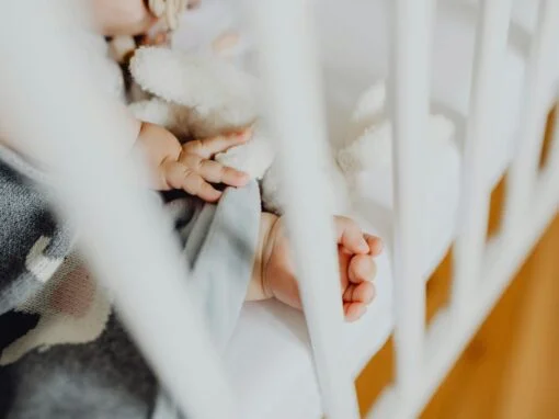 Best Transitional Swaddles & Sleep Sacks for Rolling Babies: Gentle Swaddle Weaning Guide Best Transitional Swaddles & Sleep Sacks for Rolling Babies: Gentle Swaddle Weaning Guide