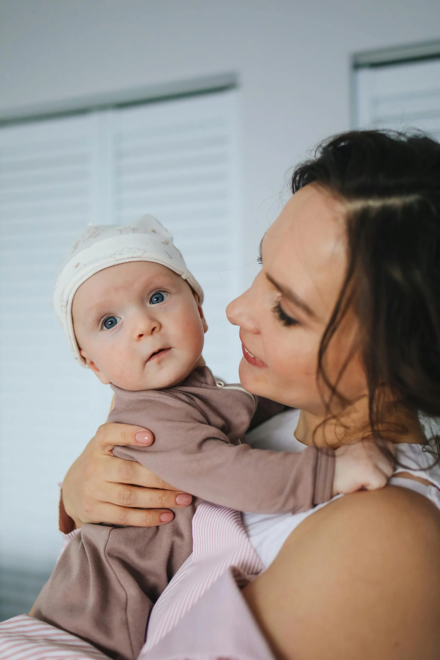 The Ultimate Postpartum Survival & Newborn Guide: What You Actually Need for 2026