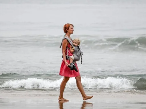 Structured Baby Carriers for Newborns: Best Ones with Inserts (Dad-Approved Too) Structured Baby Carriers for Newborns: Best Ones with Inserts (Dad-Approved Too)