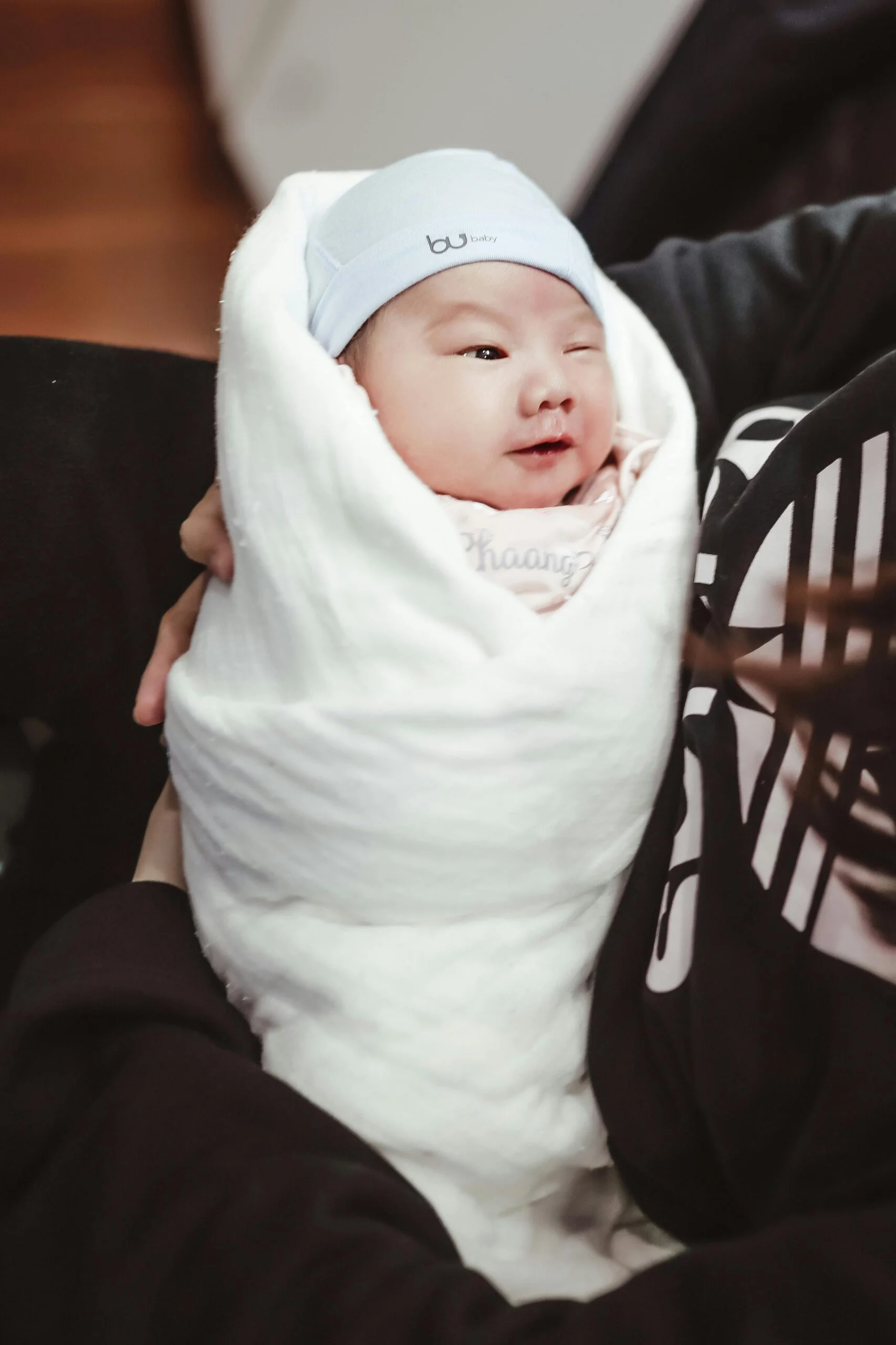 Best Baby Swaddles & Sleep Sacks for Newborns 2026: Which Ones Actually Work? (Must-Have Checklist)